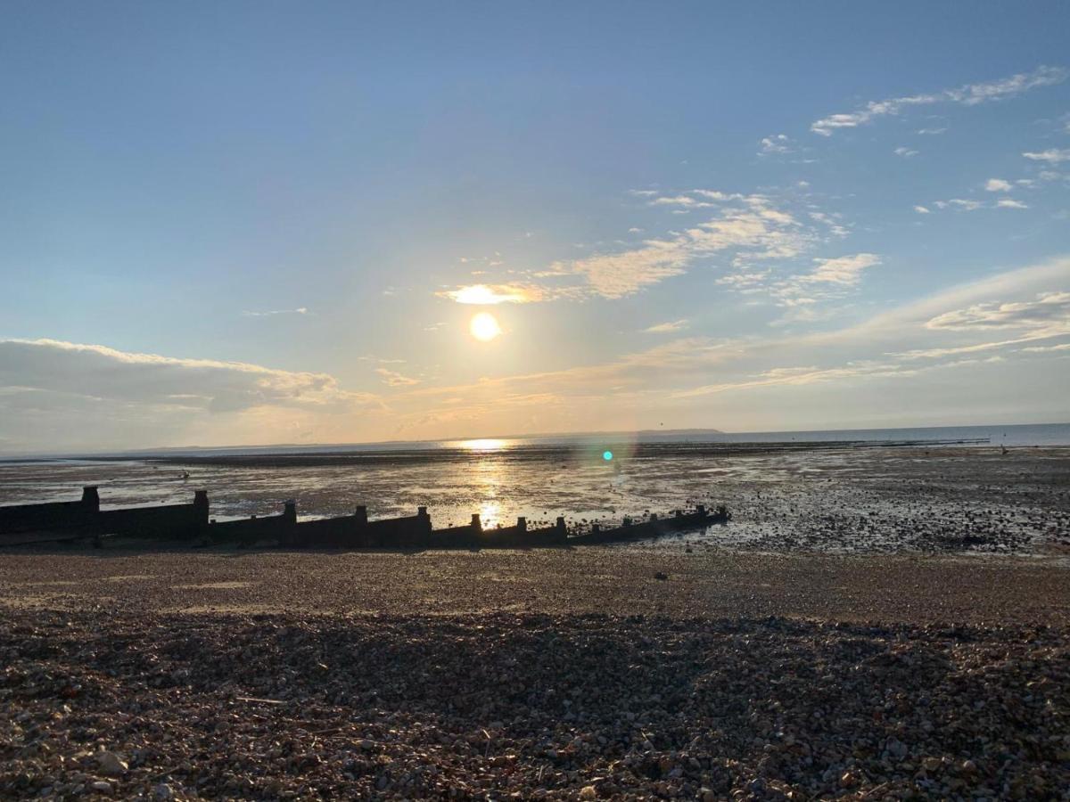 Fabulous Apartment Seconds From Beach By Whitstable-Holidays, Pudding Pan Esterno foto